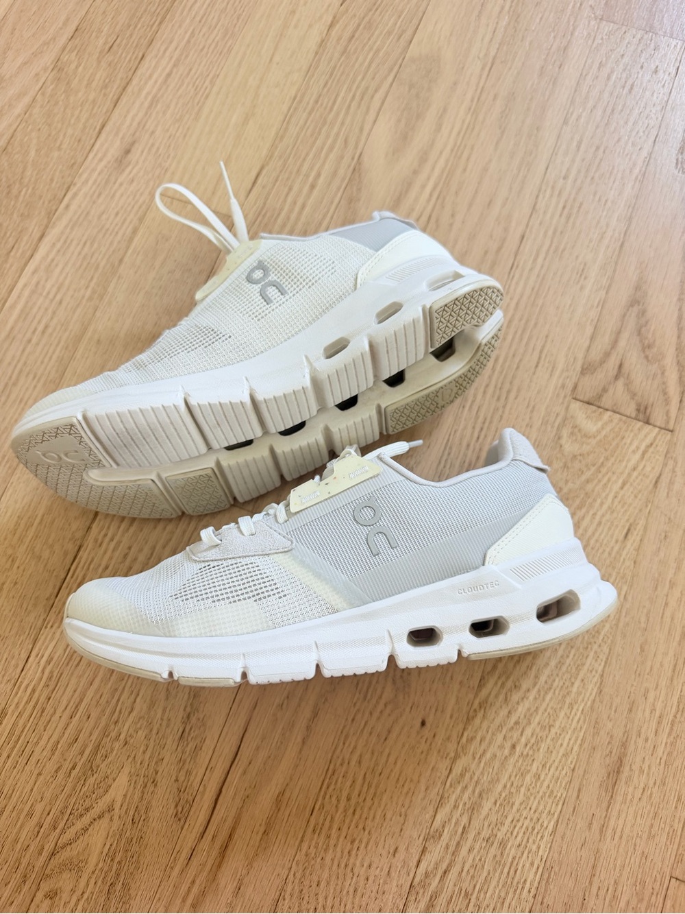 On Running Cloud X 3 Women’s Sneakers White Cream Size 6.5